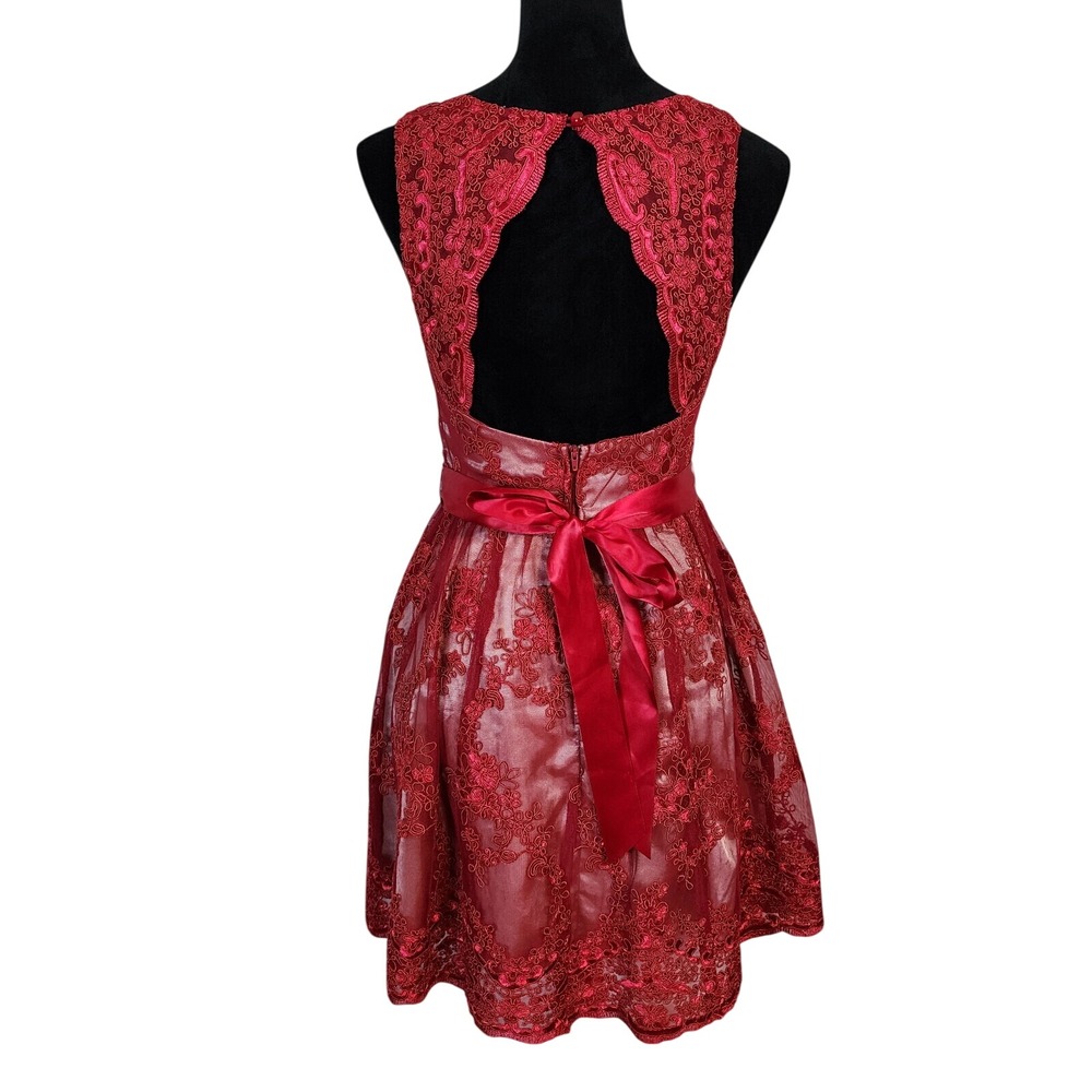 TEEZE MEโ Size 5 Red Floral Lace Overlay Fit Flare Rockabilly Formal Prom Dress